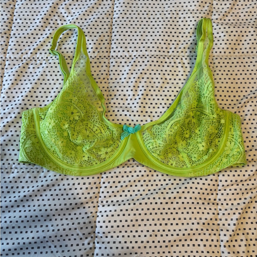 Body By Victoria Lace Underwire Bra in Lime Green